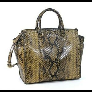 Michael Kors Selma LGTote Genuine Leather