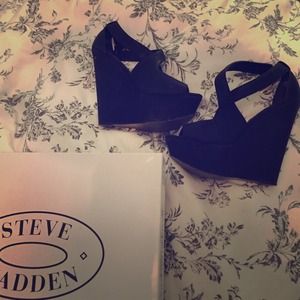Steve Madden Xternal strappy black wedges