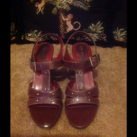 3/$25 Nine West Sandals