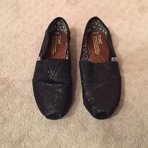 Toms