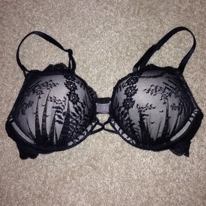 Victoria's Secret miraculous plunge.  34B