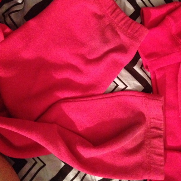 ⭕️NEED TO SELL!!⭕️Amazing VS Cheetah Set - Picture 3 of 3