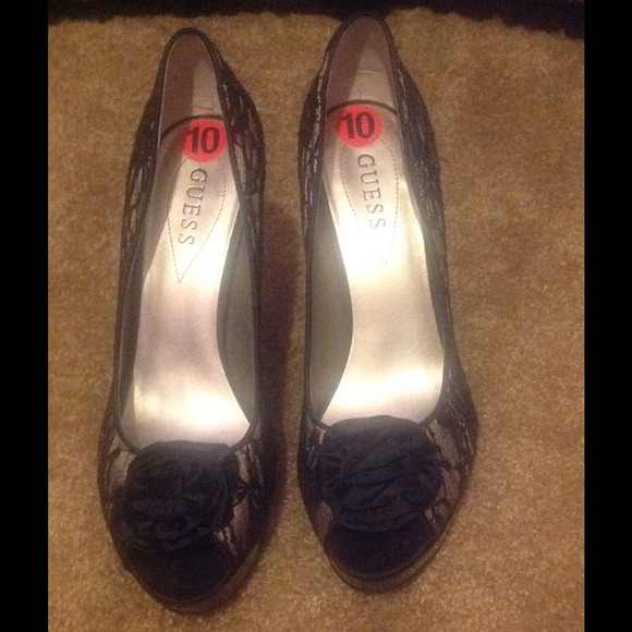 3/$25 NWOT Lace Guess and Patient Leather Pumps