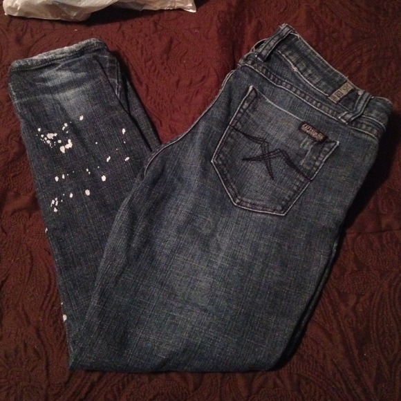 dark capris