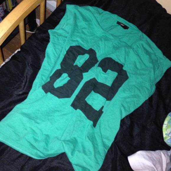 Number 82-shirt