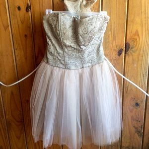 ❤️Forever 21 strapless tulle dress