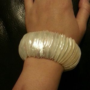Mother of pearl bracelet