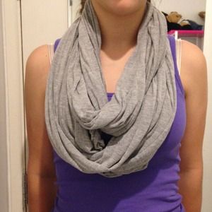 Brandy Melville gray circle scarf NWOT