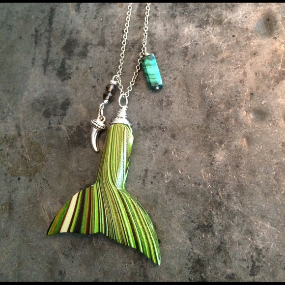 Aria Nero necklace