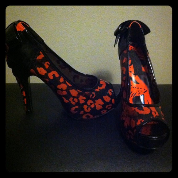 Iron fist leopard print corset heel