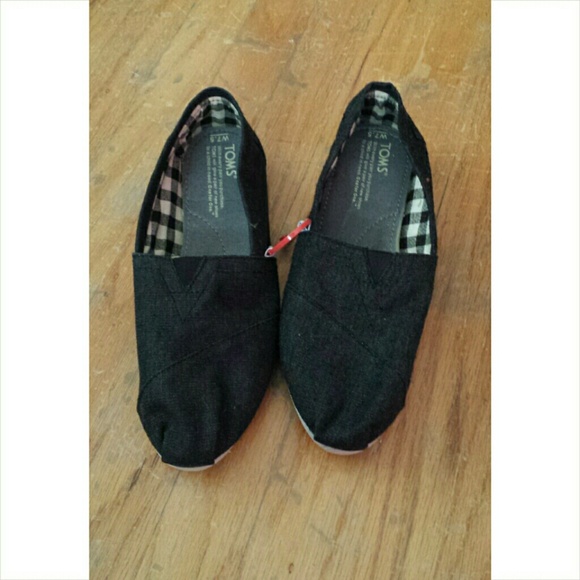 NWOT TOMS Black Denim Flats