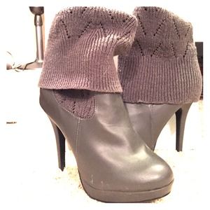 Four inch heels worn once leg warmer top. 👠