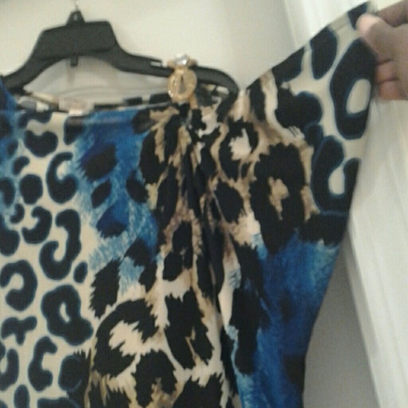 Off the shoulder blouse - Picture 2 of 4