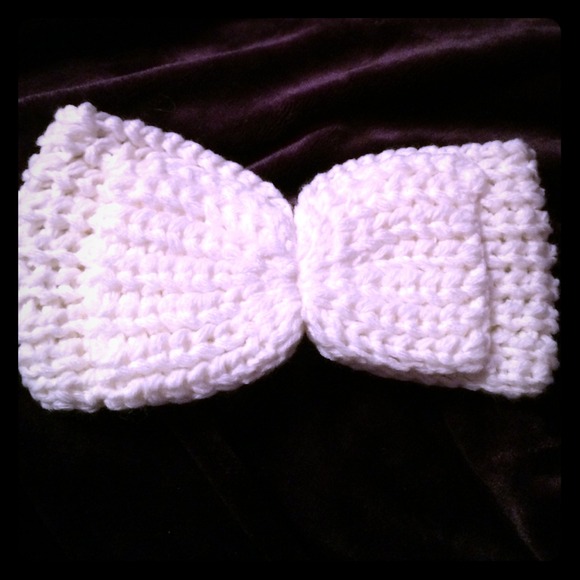 White knitted bow headband/ear warmers