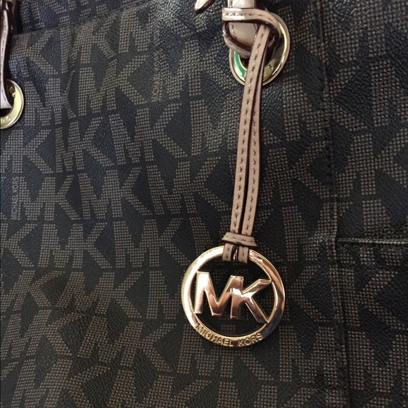 Michael kors brown jet set purse - Picture 2 of 4