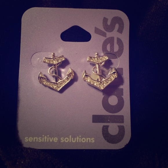 Sensitive ear anchor earrings