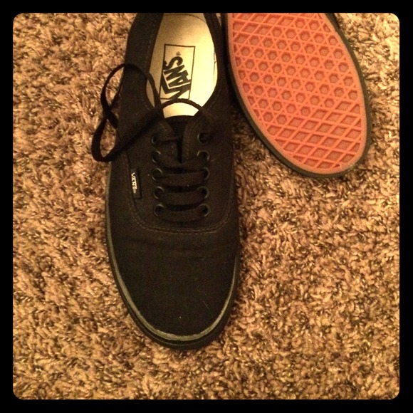 Vans Shoes - LIKE NEW Black Vans
