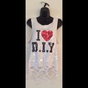 I ❤️ D•I•Y Sequence Top