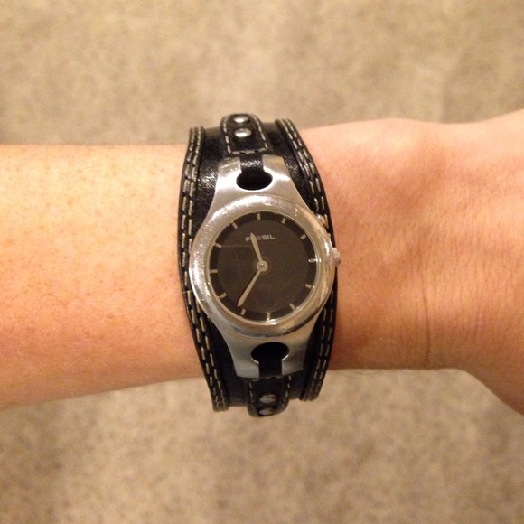 ⚡️SALE⚡️Fossil Leather Strap Watch