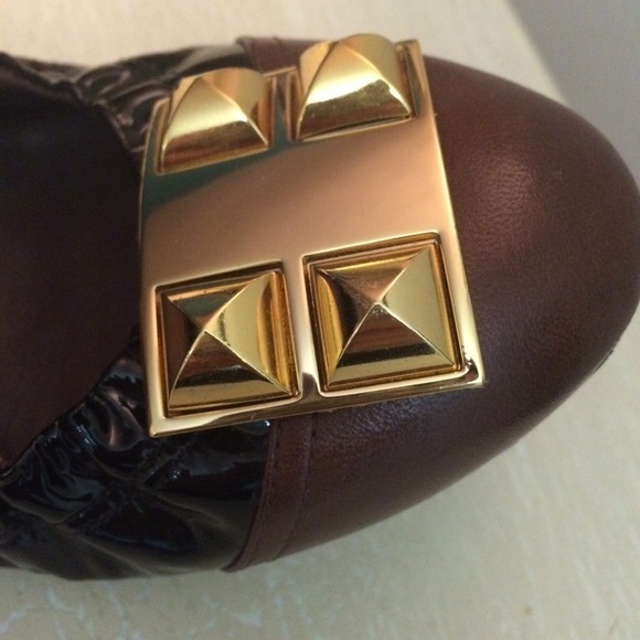 BCBG Fall style shoe