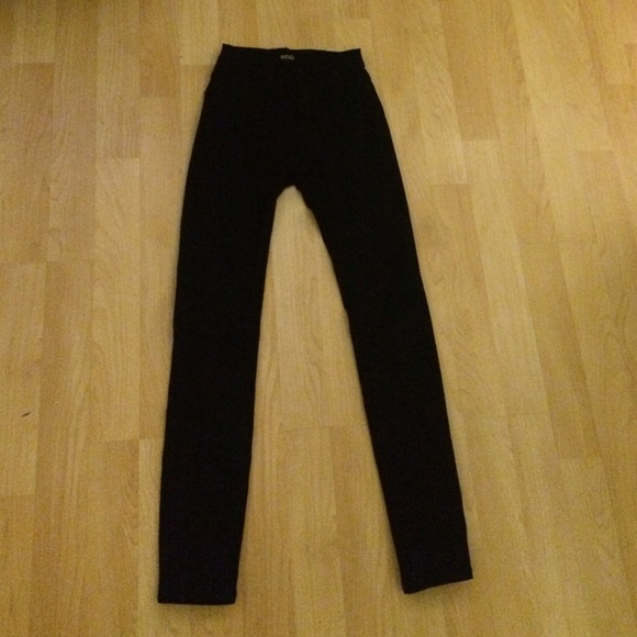 Never worn Urban Outfitters high rise jeans