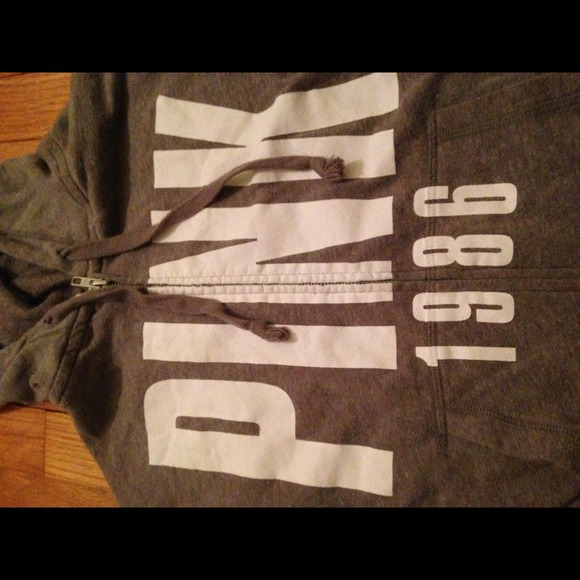 grey zip up hoodie