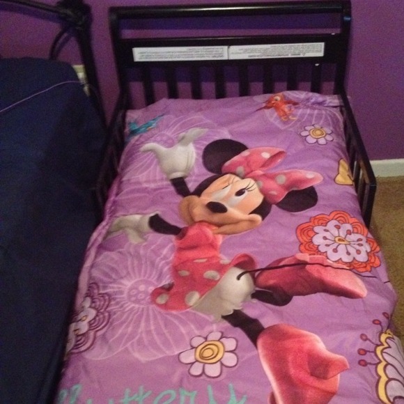 Toddler bed