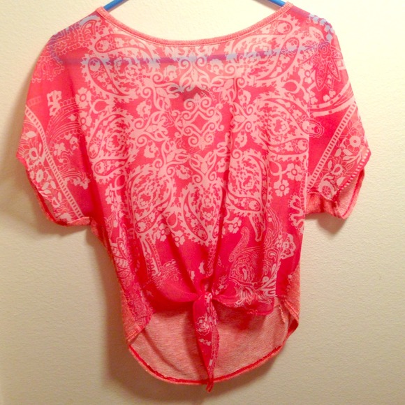 Slouchy coral Tee- ties in front