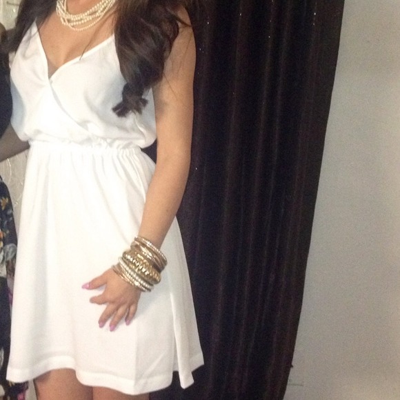 White Kardashian kollection dress