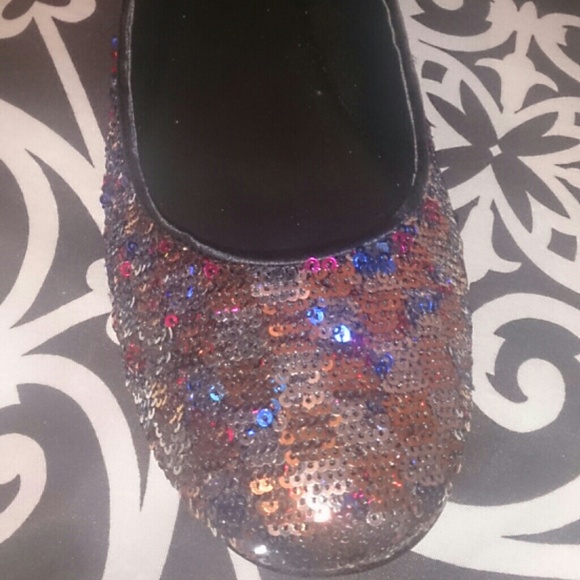 Nine West Flats - Picture 4 of 4