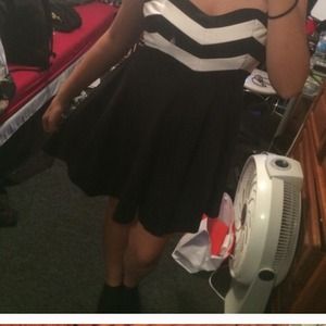 ❌SOLD❌ Black & White Chevron Patterned Dress