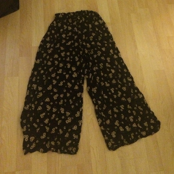 **RESERVED** Brandy Melville Aarika pants