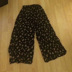 **RESERVED** Brandy Melville Aarika pants