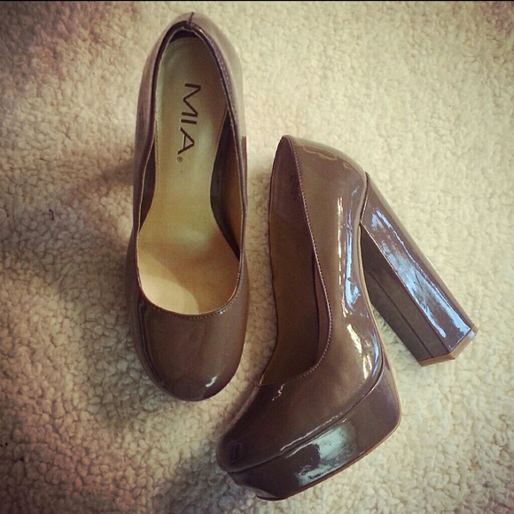 MIA Uptown Girl Taupe/Gray Platform Pumps