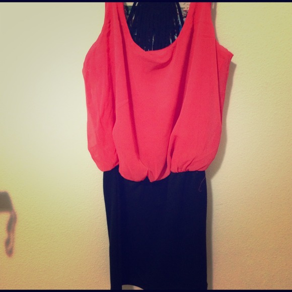 Pink and black night out dress! 💃