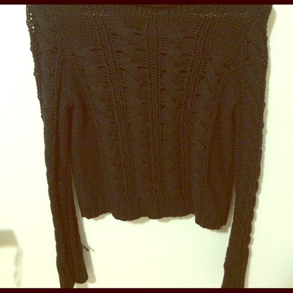 Knitted black sweater for great price!😋