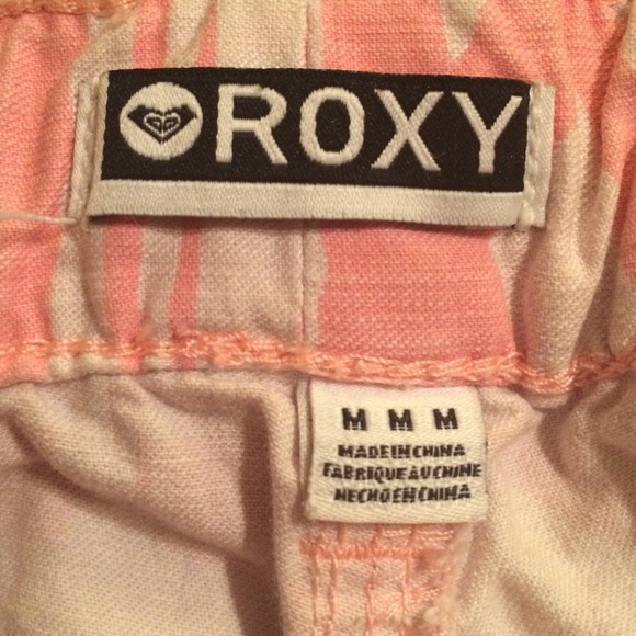 Pink Aztec Roxy shorts! 🎀 - Picture 2 of 2