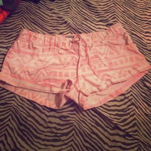 Pink Aztec Roxy shorts! 🎀
