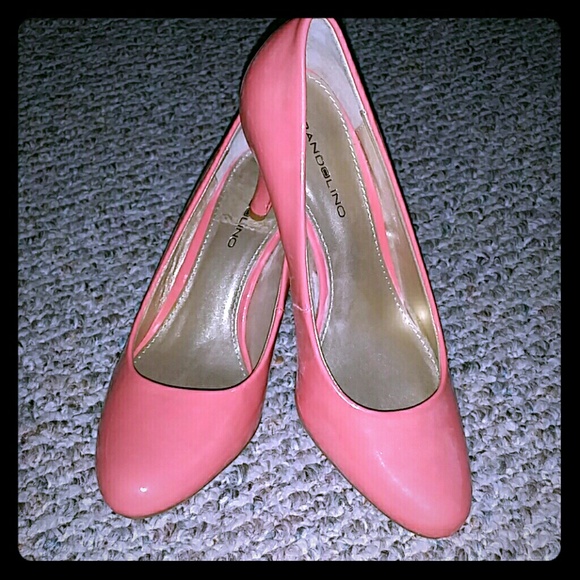 NWOT Salmon patent leather pumps