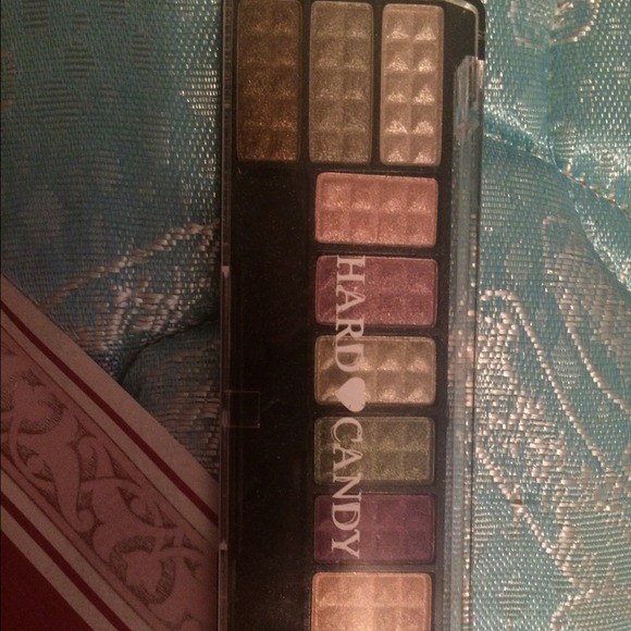 Eyeshadows - Picture 2 of 4