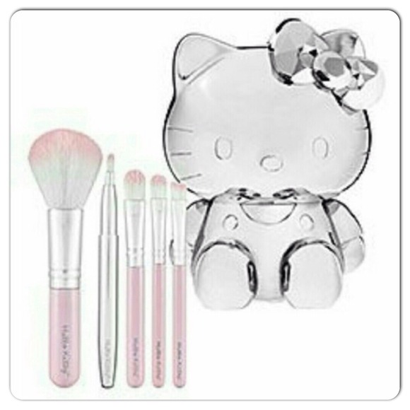 Sephora Other - Hello kitty 5 piece brush set