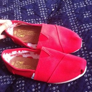 Red toms in great condition worn like once