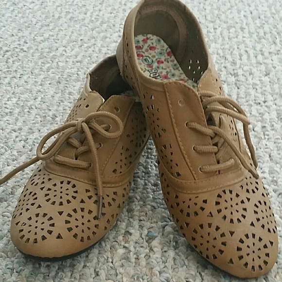 Laser cutout oxfords