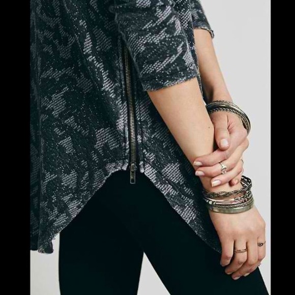 ๐bundled Free People Black Zipper Rose - Picture 3 of 4