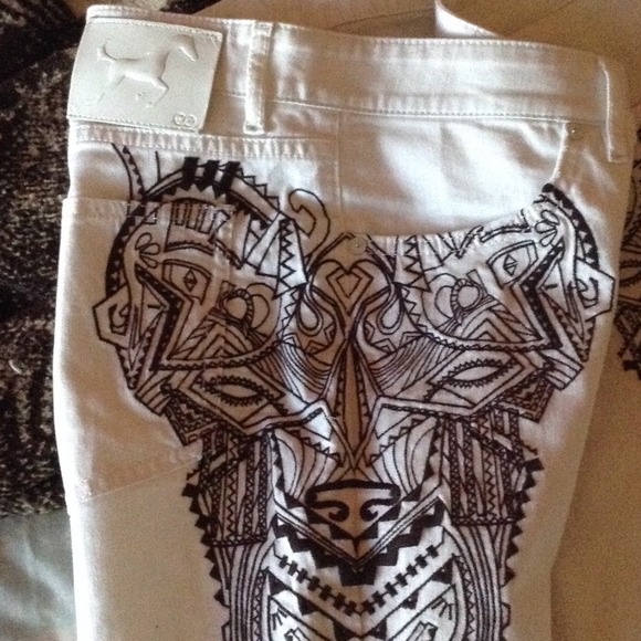 Beautiful escada white jeans💓💓make me OFFER - Picture 4 of 4