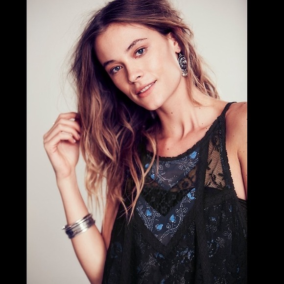 💜bundled Free People printed lace tank black - Picture 2 of 4