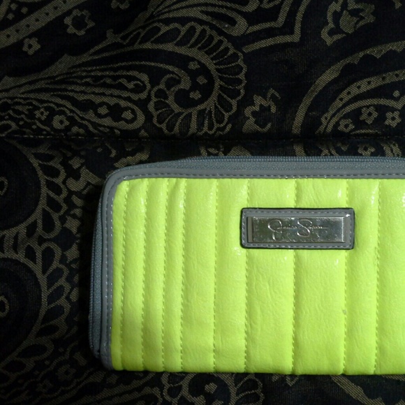YELLOW JESSICA SIMPSON WALLET