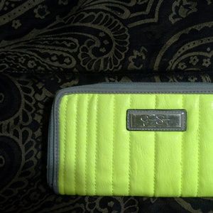 YELLOW JESSICA SIMPSON WALLET