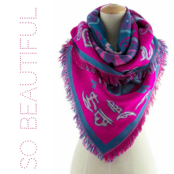 Accessories - Blanket scarf in Vibrant fuchsia