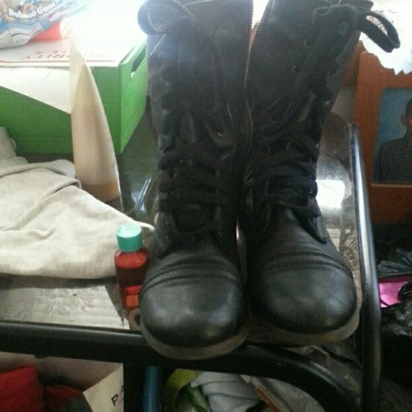 Combat boots